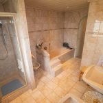 Badezimmer EG